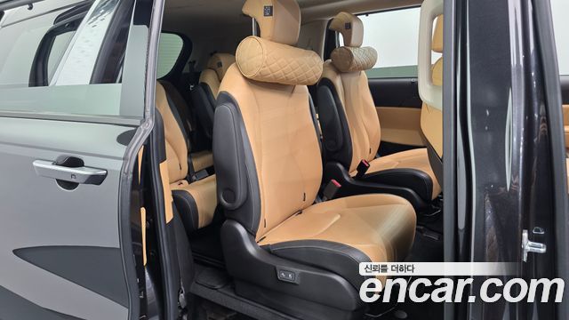 Kia Canival 2021 — photo 12