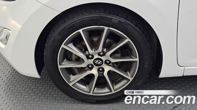 Hyundai AVANTE 2014 — photo 5
