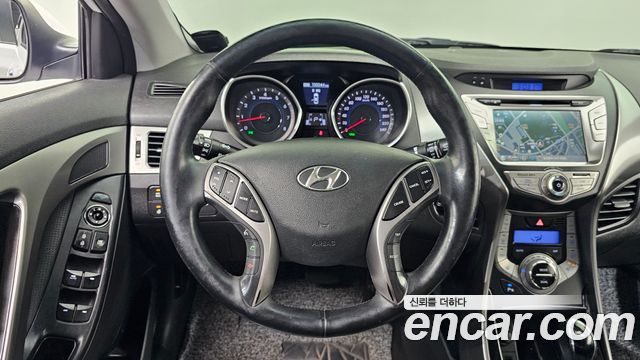 Hyundai AVANTE 2014 — photo 13