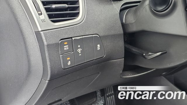 Hyundai AVANTE 2014 — photo 16