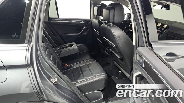 Volkswagen Tiguan 2020 — photo 17