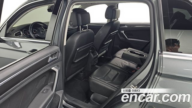 Volkswagen Tiguan 2020 — photo 18