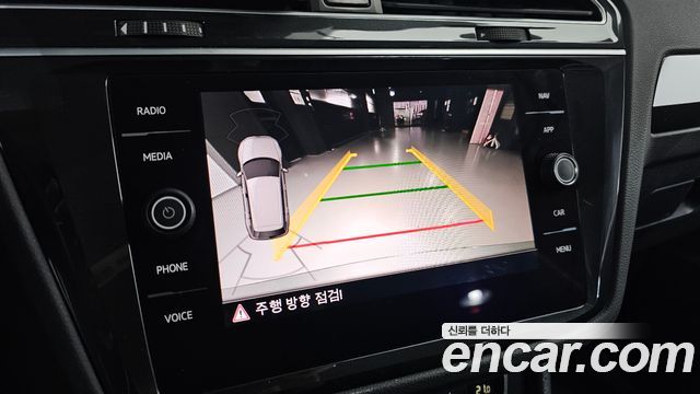 Volkswagen Tiguan 2020 — photo 21