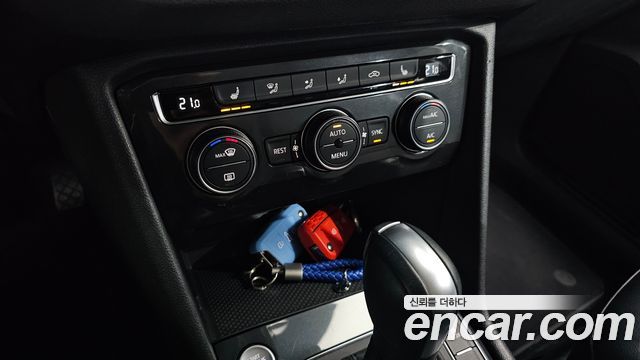 Volkswagen Tiguan 2020 — photo 25