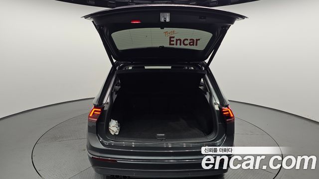 Volkswagen Tiguan 2020 — photo 26