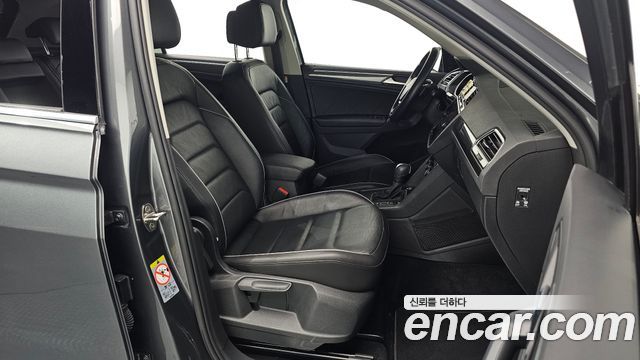 Volkswagen Tiguan 2020 — photo 16