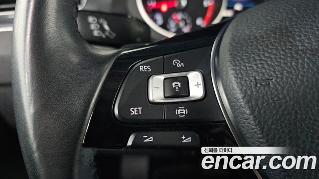 Volkswagen Tiguan 2020 — photo 27