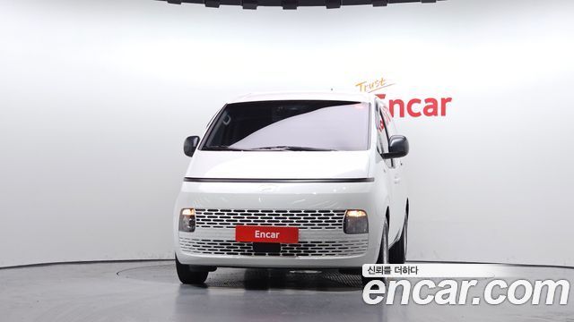 Hyundai Staria 2025 — photo 3