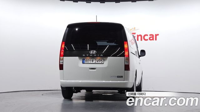 Hyundai Staria 2025 — photo 4