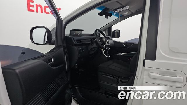 Hyundai Staria 2025 — photo 13