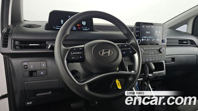 Hyundai Staria 2025 — photo 19