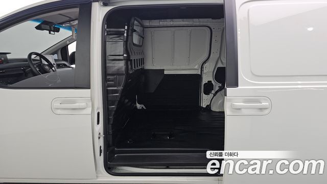 Hyundai Staria 2025 — photo 25