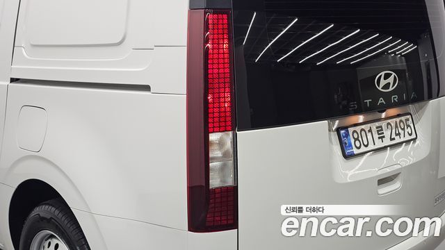 Hyundai Staria 2025 — photo 9