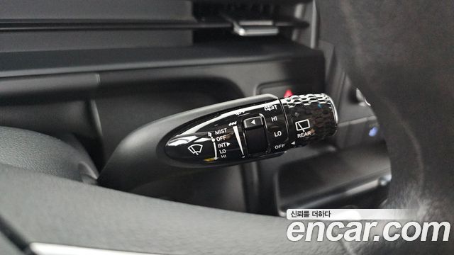Hyundai Staria 2025 — photo 29