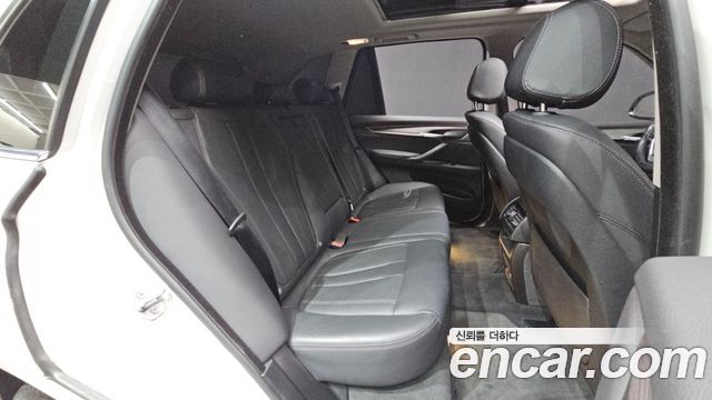 BMW X5 2017 — photo 11