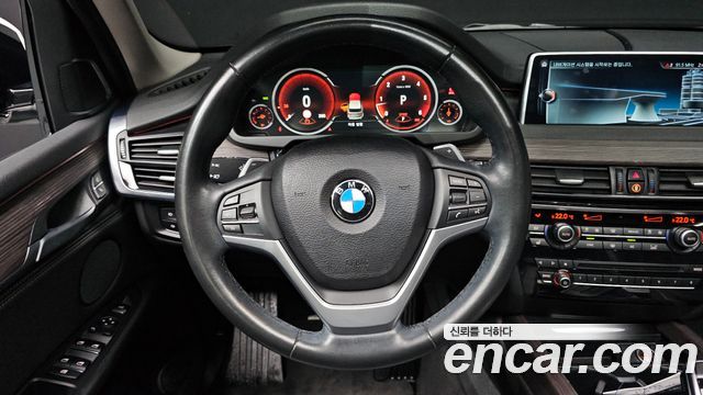 BMW X5 2017 — photo 12