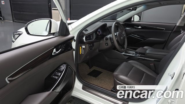 Kia K7 2018 — photo 13
