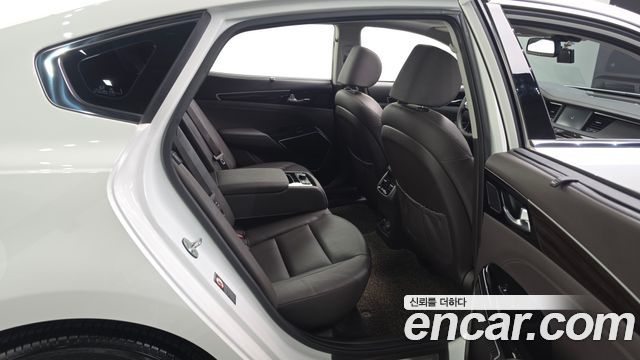 Kia K7 2018 — photo 17