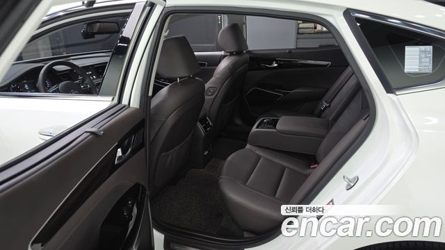 Kia K7 2018 — photo 18