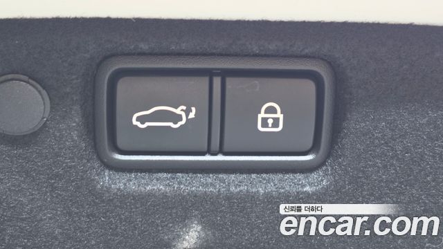 Kia K7 2018 — photo 23