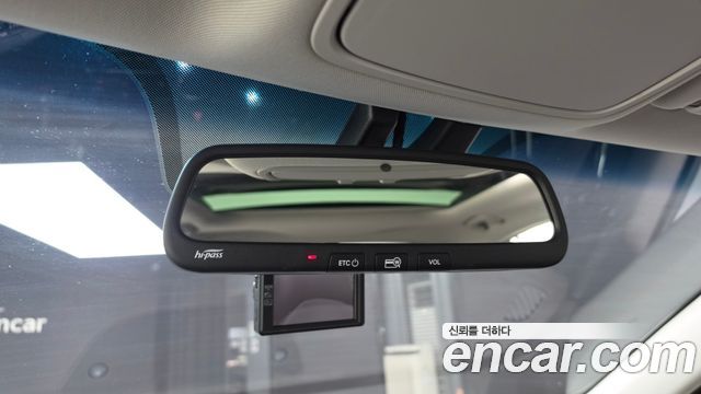 Kia K7 2018 — photo 24