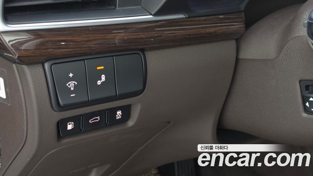 Kia K7 2018 — photo 26