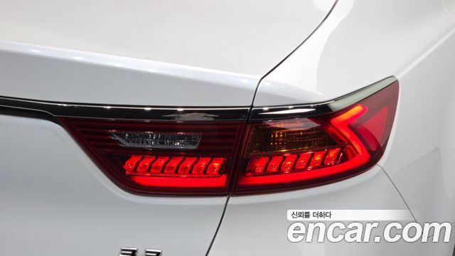 Kia K7 2018 — photo 9