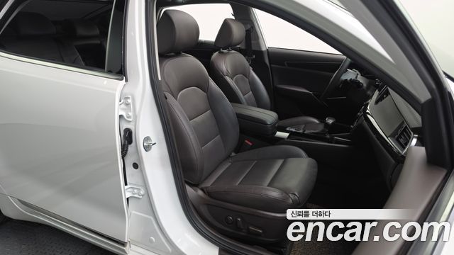 Kia K7 2018 — photo 16