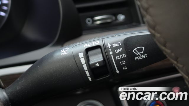 Kia K7 2018 — photo 27