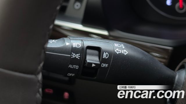Kia K7 2018 — photo 28