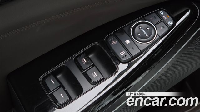 Kia K7 2018 — photo 29