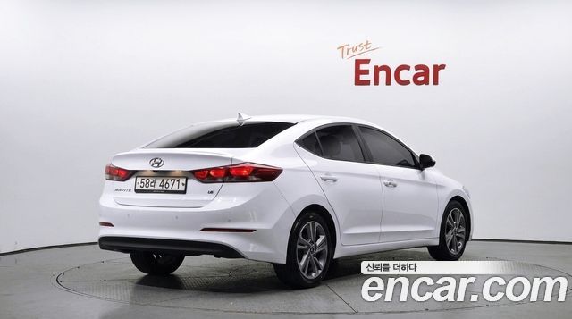 Hyundai AVANTE 2018 — photo 2