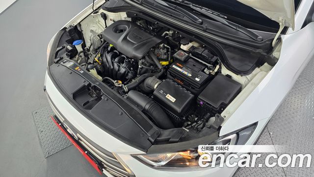 Hyundai AVANTE 2018 — photo 6