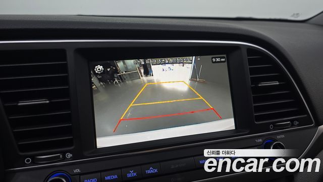 Hyundai AVANTE 2018 — photo 22