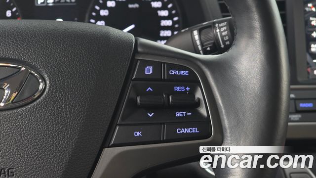 Hyundai AVANTE 2018 — photo 24