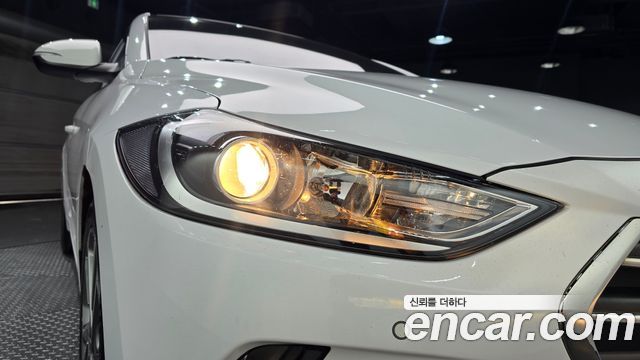 Hyundai AVANTE 2018 — photo 8