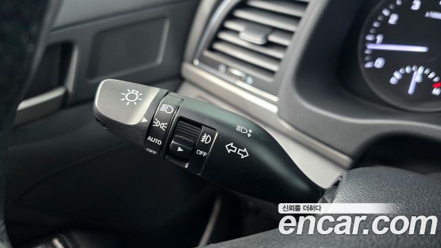 Hyundai AVANTE 2018 — photo 27