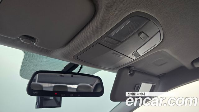 Hyundai AVANTE 2018 — photo 31