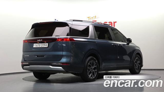 Kia Canival 2022 — photo 2