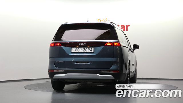 Kia Canival 2022 — photo 4