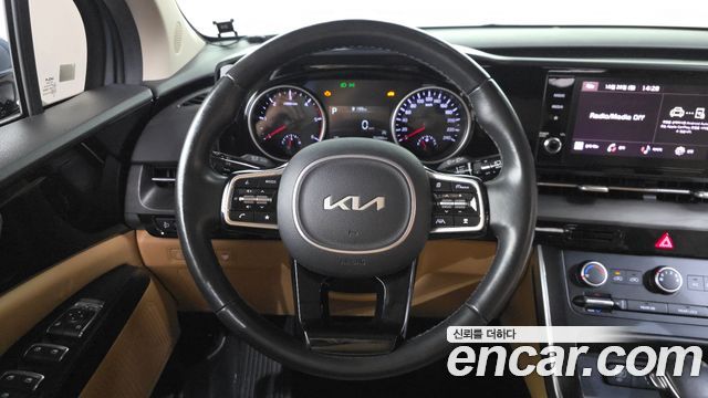 Kia Canival 2022 — photo 13