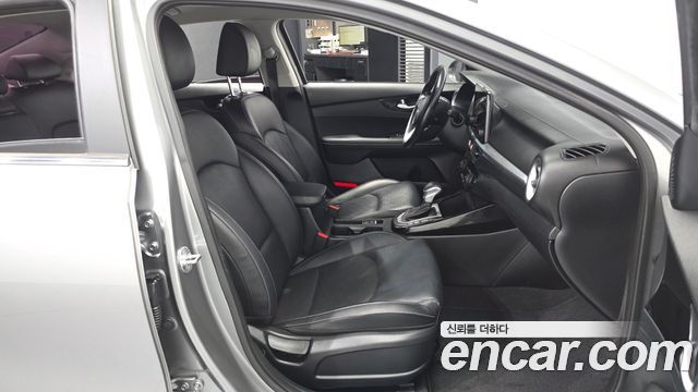 Kia K3 2022 — photo 17