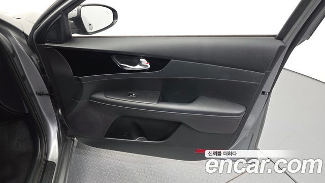 Kia K3 2022 — photo 14