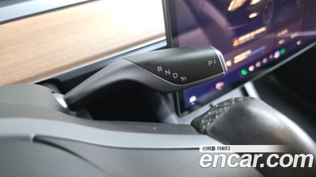 Tesla Model Y 2022 — photo 12