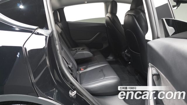 Tesla Model Y 2022 — photo 17