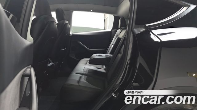 Tesla Model Y 2022 — photo 18