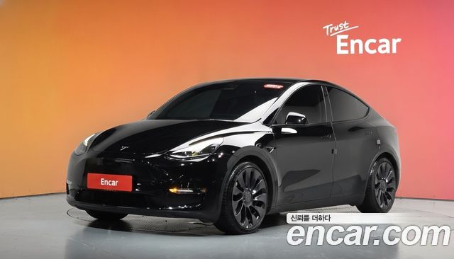 Tesla Model Y 2022 — photo 1