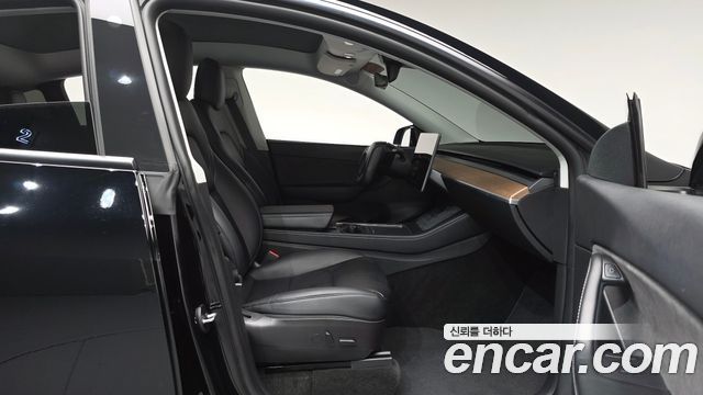 Tesla Model Y 2022 — photo 16
