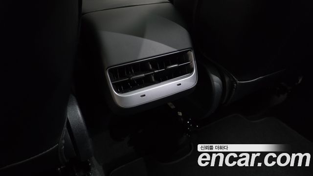 Tesla Model Y 2022 — photo 28