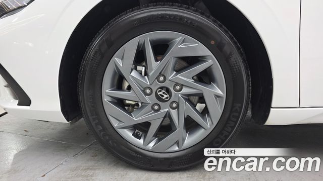Hyundai AVANTE 2025 — photo 5